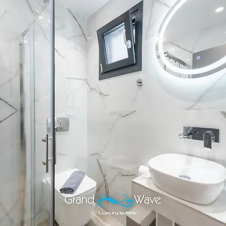 Grand Wave Luxury Apartament Flogita