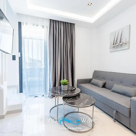 Grand Wave Luxury Lejlighed