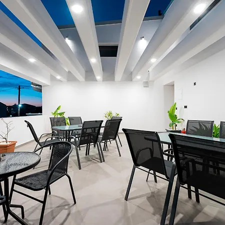 Grand Wave Luxury Flogita