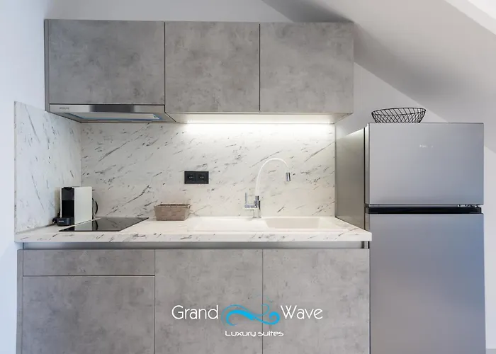 Grand Wave Luxury Flogita