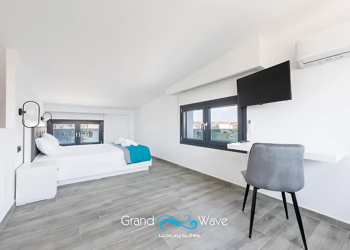 Grand Wave Luxury