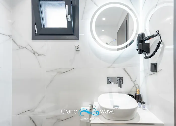 Grand Wave Luxury *