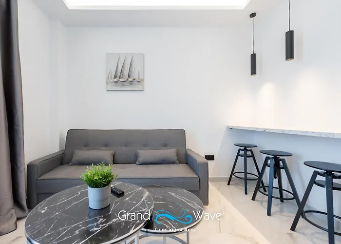 Grand Wave Luxury Appartement Flogita