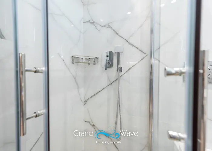 Grand Wave Luxury *