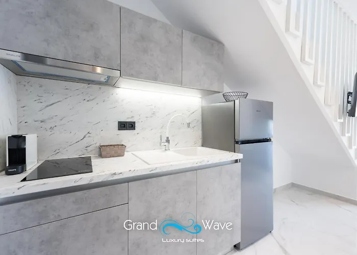 Appartement Grand Wave Luxury Flogita