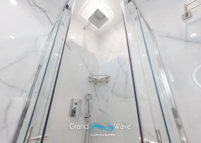 Grand Wave Luxury *