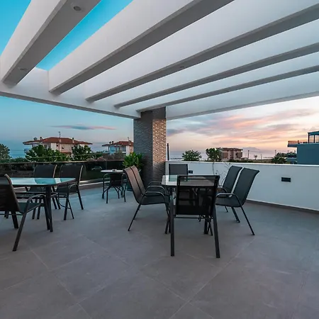 Διαμέρισμα Grand Wave Luxury Φλογητά