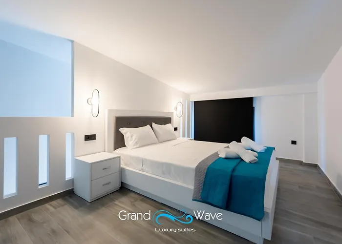 Grand Wave Luxury Flogita