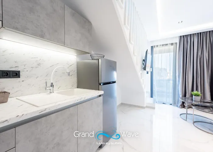 Grand Wave Luxury Flogita