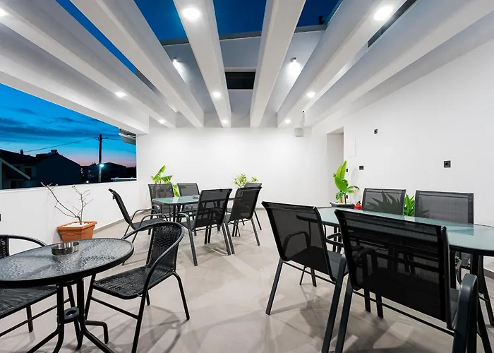 Grand Wave Luxury Flogita